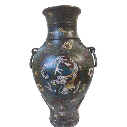 Vase cloisonn chinois possiblement du dbut du 20 me dcor au dragon vert