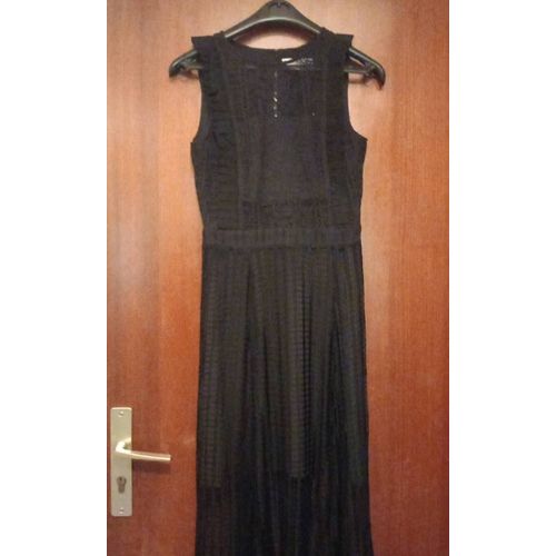 Robe Longue, Sans Manche,En Dentelle Ming Suit, Taille Xs, Coloris Noir Col Rond Boutonné À L&#39;Arrière, Zippe Dans Le Dos À L&#39;Arrière, Entièrement Doublée, 83% Polyester, 17% Coton.
