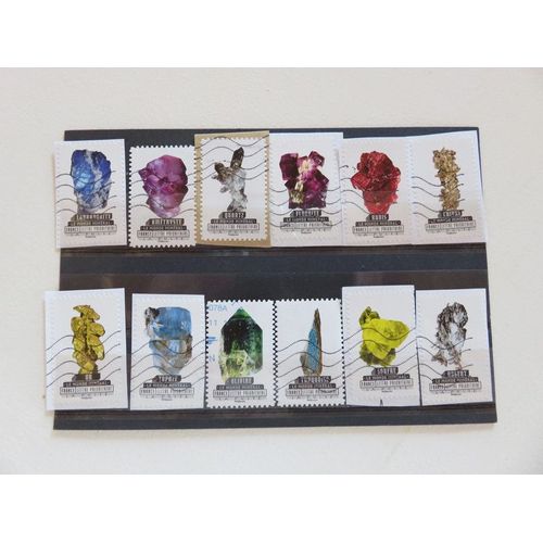 Lot De 12 Timbres Oblitérés Autoadhésifs - "Le Monde Minéral" - 2016
