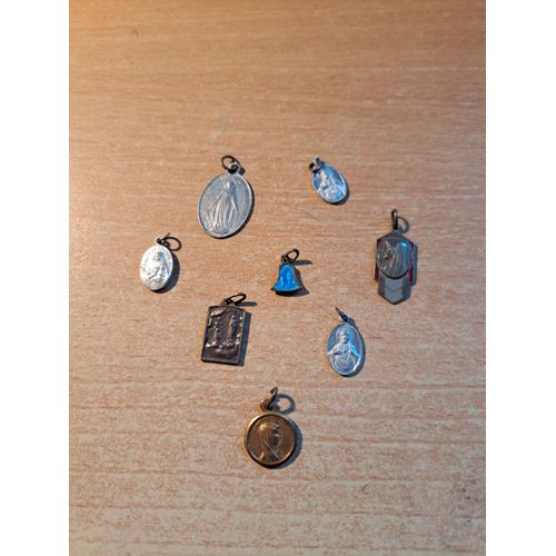 Lot De 8 Petites Médailles Anciennes Religieuses