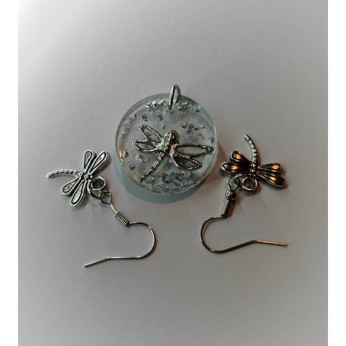 Parure Pendentif Et Boucles D'oreilles Époxy Et Métal Argenté Libellule