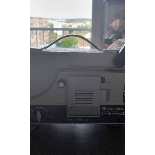 Projecteur super 8 Bell et Howell 324