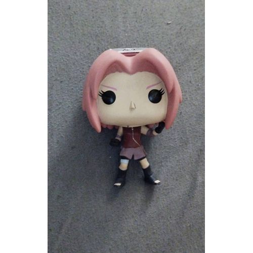 Une Figurine De L'Animé Naruto La Figurine Est Sakura