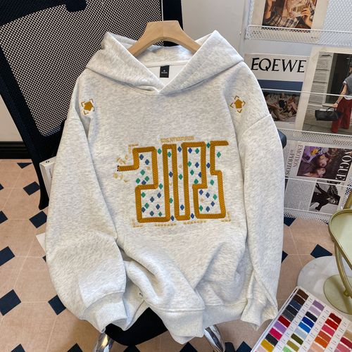 Haut Ample À Capuche Fin Avec Broderie Florale Pour Femme Au Début Du Printemps