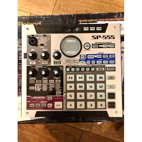 Roland SP555 : creative sampler