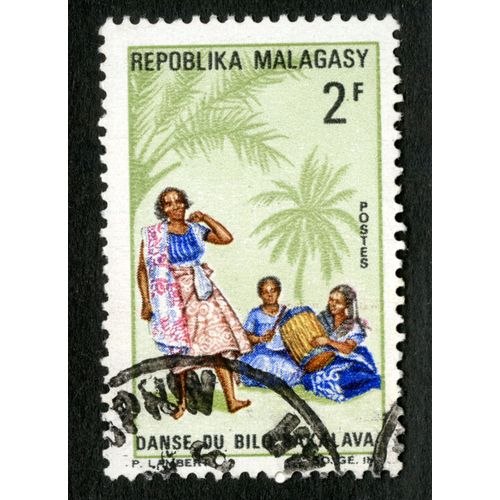 Timbre Oblitéré Repoblika Malagasy, Danse Du Bilo Sakalava, Postes, 2 F
