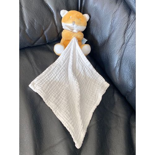 doudou et compagnie UNICEF renard mouchoir lange blanc