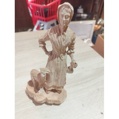Statuette en bois