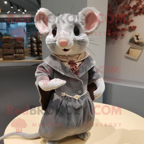 Mascotte Redbrokoly De Personnage De Loir Gris Habillé D'une Robe Fourreau Et De Broches