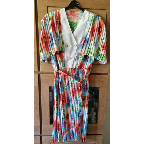 Robe Plissée Vintage À Fond Blanc - Fleurs Rouges, Vertes Et Bleues - Taille 46