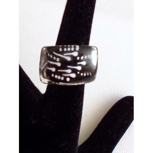 Bague En Plastique Noir À Motifs Blanc