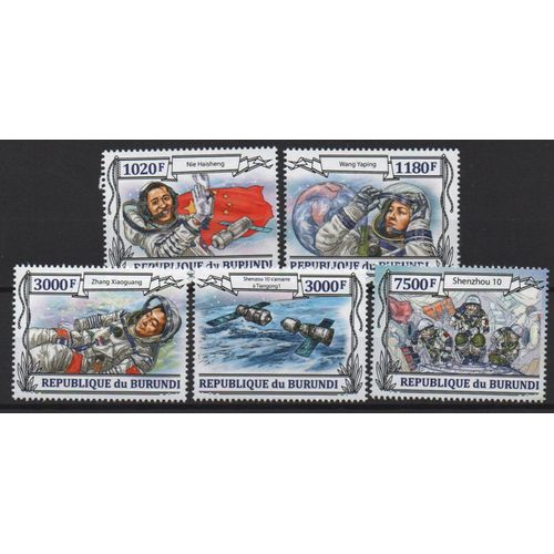 Burundi Timbres Espace Les Cosmonautes Chinois 2013 , Dentelés Et Non Dentelés