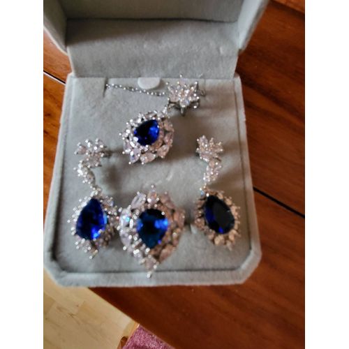 Parure Couleur Bleu Saphir