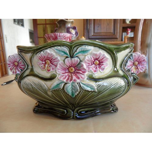 Tres Belle Et Ancienne Jardiniere Ovale En Barbotine