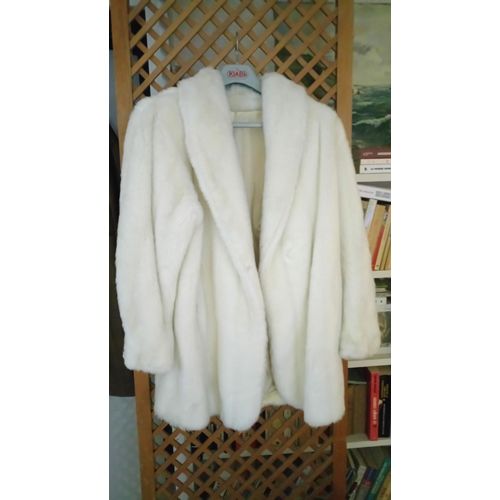Jolie Veste Femme En Simili Fourrure