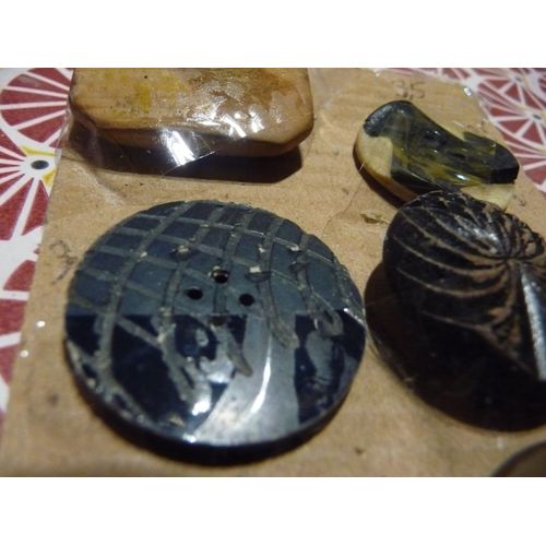 Queue5 Lot 1 Bouton Ancien Diam 30 Sculte Collection
