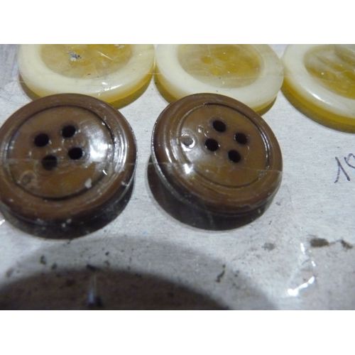 Lot 11 C 2boutons Marron2 18 Diam