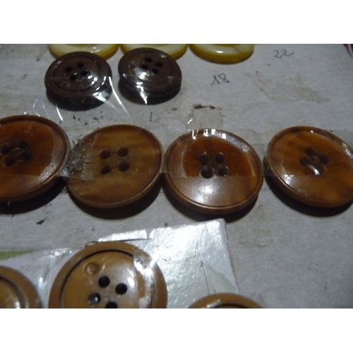 Lot 11 D 4 Boutons Marron Anciens Diam 25