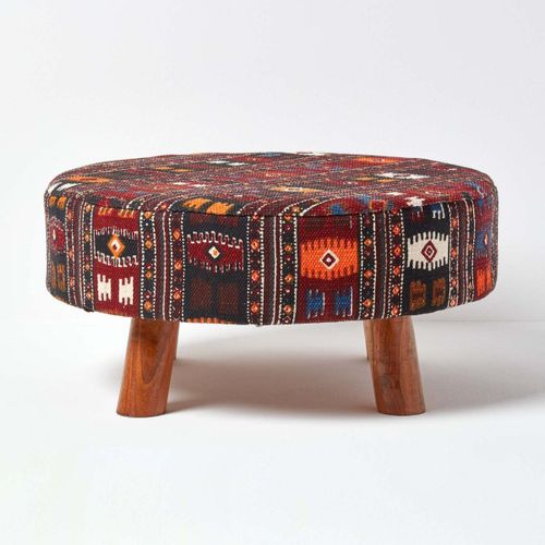 Tabouret Motifs Kilim Rouge Pieds En Bois 62 X 62 X 30 Cm