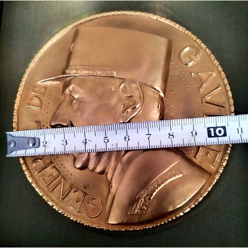 Médaille Général De Gaulle Doré A L'Or 24 Carats