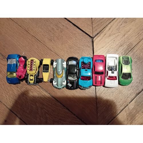 Lot De 9 Voitures Miniatures Hot Wheels + 1 Moto