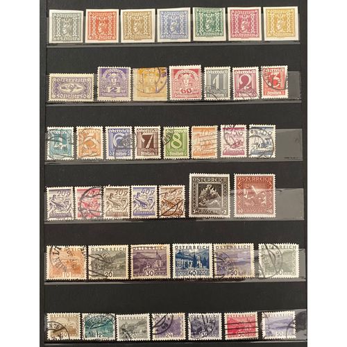 Lot De 153 Timbres Autriche