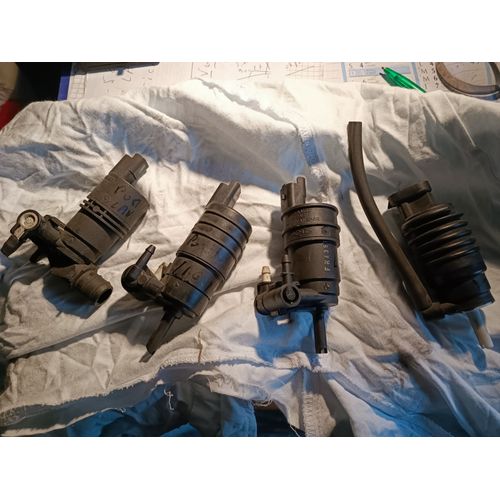 Lot De 8 Pompes De Lave Glace Electrique Renault Anciens