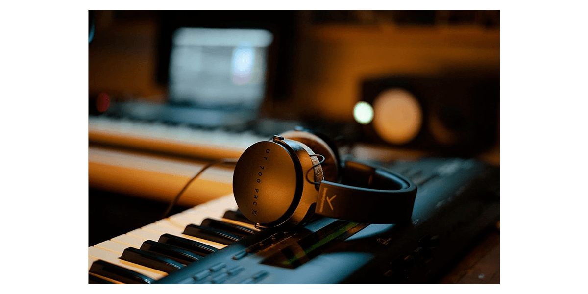 beyerdynamic DT 700 PRO X - �couteurs - circum-aural - filaire - jack 3,5mm image 1 | Rakuten