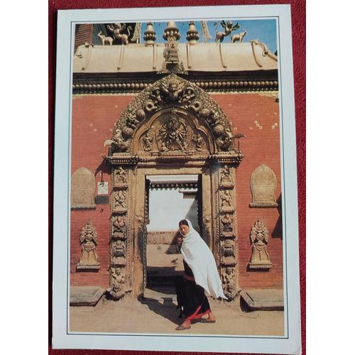 Carte Postale Népal " La Porte Dorée "