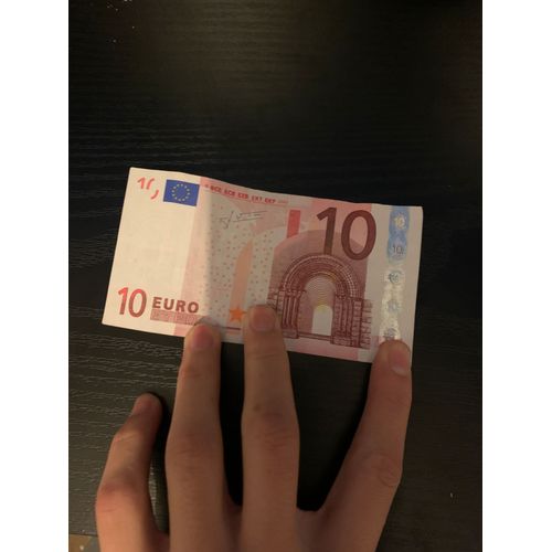 Billet De 10€ Édition 2002 D’Une Valeur D’Une Centaine D’Euro.