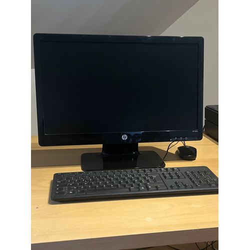Écran hp inclinable 55 cm plus clavier et souris 