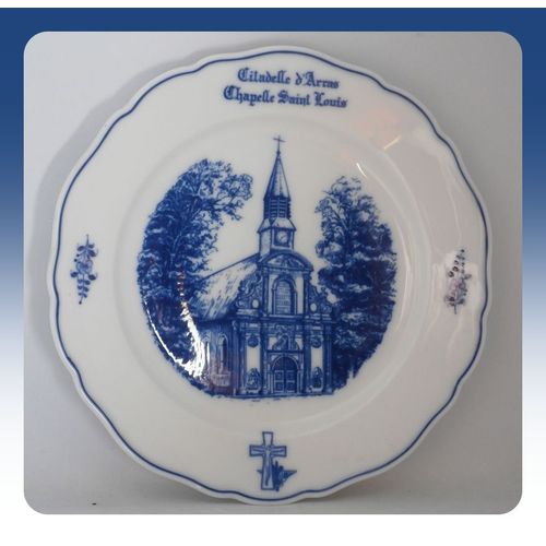 Assiette de collection - Citadelle d'Arras chapelle Saint Louis - porcelaine d'Arras caudron - décor d'émaux au grand feu - 1992