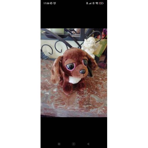 Peluche Chien Marron Yeux Roses