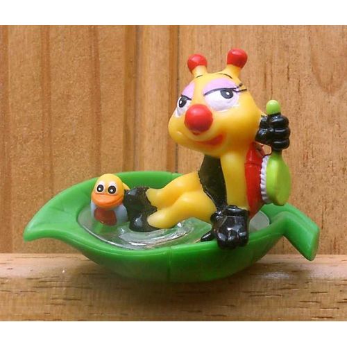 Kinder (Animaux / Tiere) - Série : Lustige Insketen / Les Joyeux Insectes (1998) - K99 N. 39 / K99n39 : La Coccinelle Prend Son Bain Dans Une Feuille (Marienkäfer In Badewannenblatt)