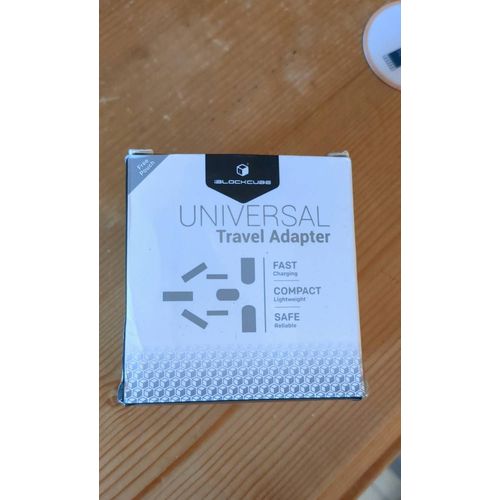 Adaptateur universel de voyage