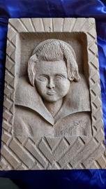Sculpture Ludwig Van Beethoven sur bois brut 18.5 x 29.5 cm et 4 cm d'épaisseur 1.262 Kg Signée F Ciolczyk