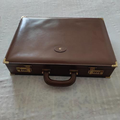 mallette "attaché case" en cuir marron de marque Bally, année 80, en très bon état, fermetures à code