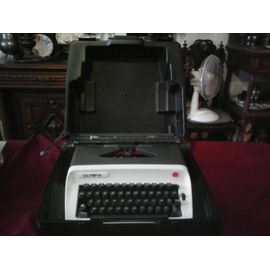 Machine A Écrire Portable Olympia Monica