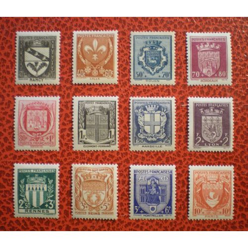 Armoiries De Ville (I) - Lot De 12 Timbres Neufs Sur Charnière Ou Avec Trace Au Profit Du Secours National - Série Complète - France - Année 1941