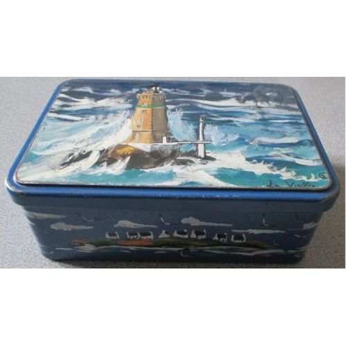 Boite métallique ancienne Massilly décor phare dans la tempête signé La Vieille- 19x12.5x7cm- cabossée par endroits, rayée, traces noires sur le fond- vendue vide