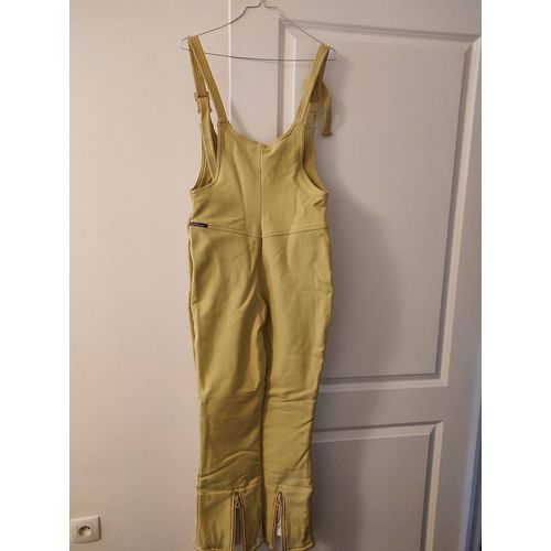 Combinaison De Ski Vert Clair En Bon État De Taille 42 L, Achetée Sur Un Site De Vente Mais Je Ne L'ai Jamais Porté Car La Taille Est Un Peu Juste Pour Moi.Sinon Produit En Bon État. .