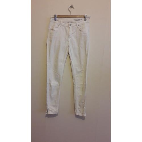 Un Jeans Slim Blanc Pour Femme Taille S, De La Marque Zara