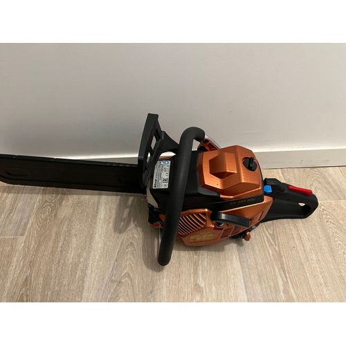 Tronçonneuse professionnelle, édition limitée 50 years Oléo Mac GS 451 50y