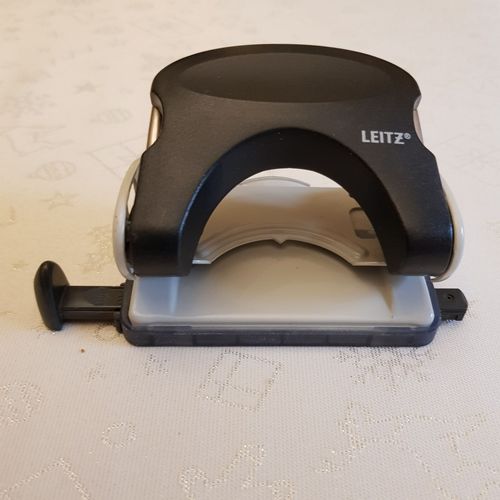 Perforeuse Leitz Deux Trous Standard