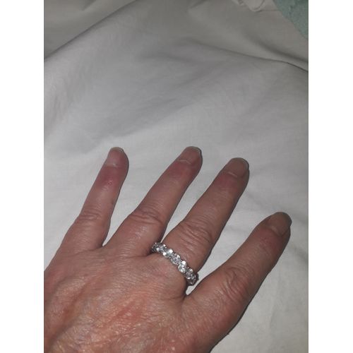 Bague En Or Blanc Avec 18 Aigue Marine Bleues