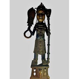 Grande sculpture Africaine bronze le roi origine bénin 