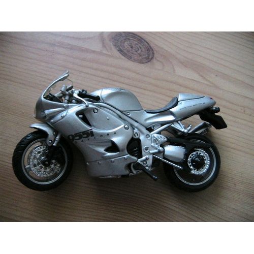 Moto Triumph 955i Daytona-Maisto
