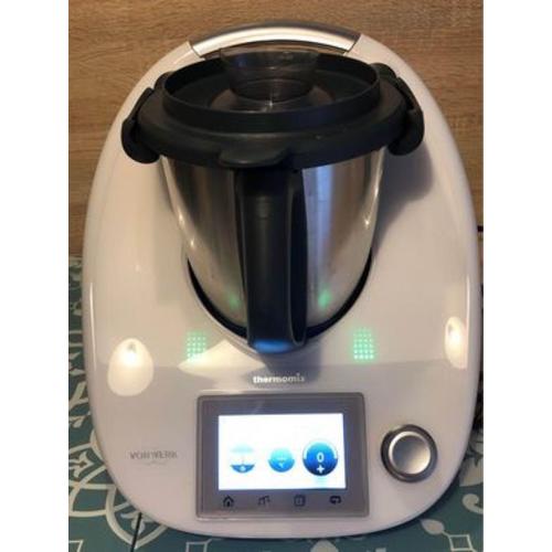 Vend Thermomix TM5 avec clé et livre