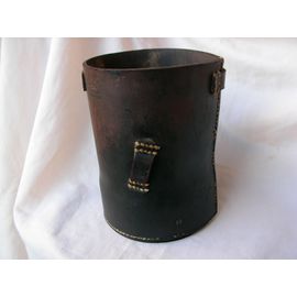 Ww2/Prewar Allemagne Étui Rond En Cuir Allemand Avec Marquages Daté 1934 Hauteur 20 Cm A Identifier