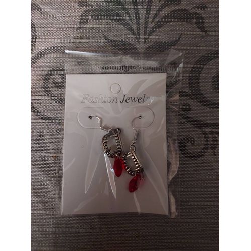 Boucles D'oreilles Gothique Crocs De Vampire En Acier Inoxydable